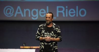 Ángel Rielo,»El Feliciólogo»: “Me gusta mirar la vida con los ojos del humor»