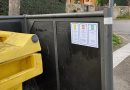 Carteles informativos sobre el reciclaje en 200 contenedores del Soto de La Moraleja